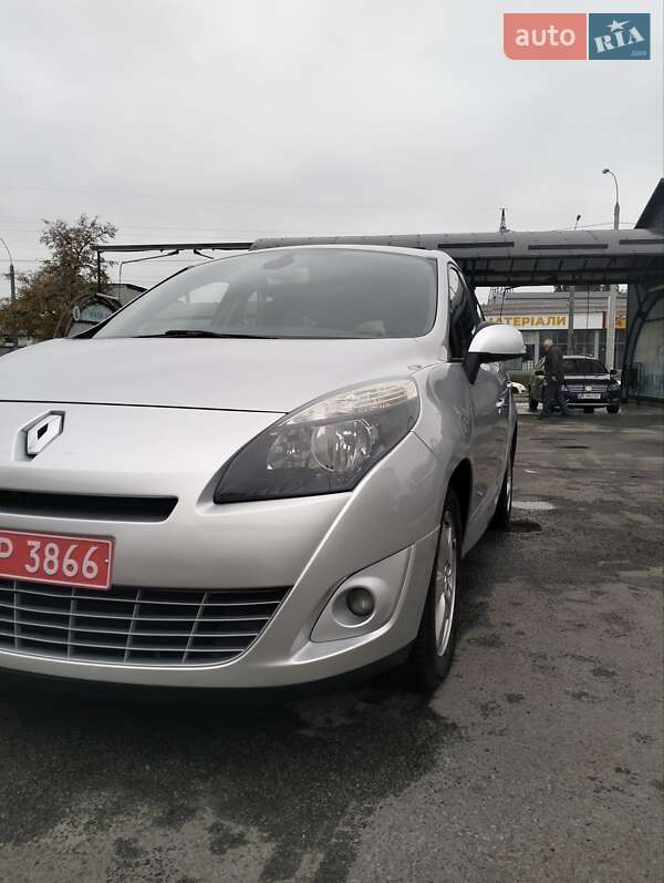 Мінівен Renault Grand Scenic 2011 в Чернігові