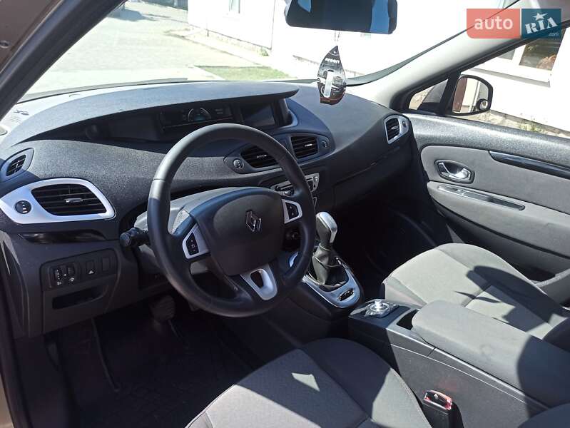 Минивэн Renault Grand Scenic 2012 в Шумске