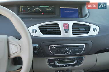 Минивэн Renault Grand Scenic 2010 в 