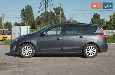Минивэн Renault Grand Scenic 2010 в 