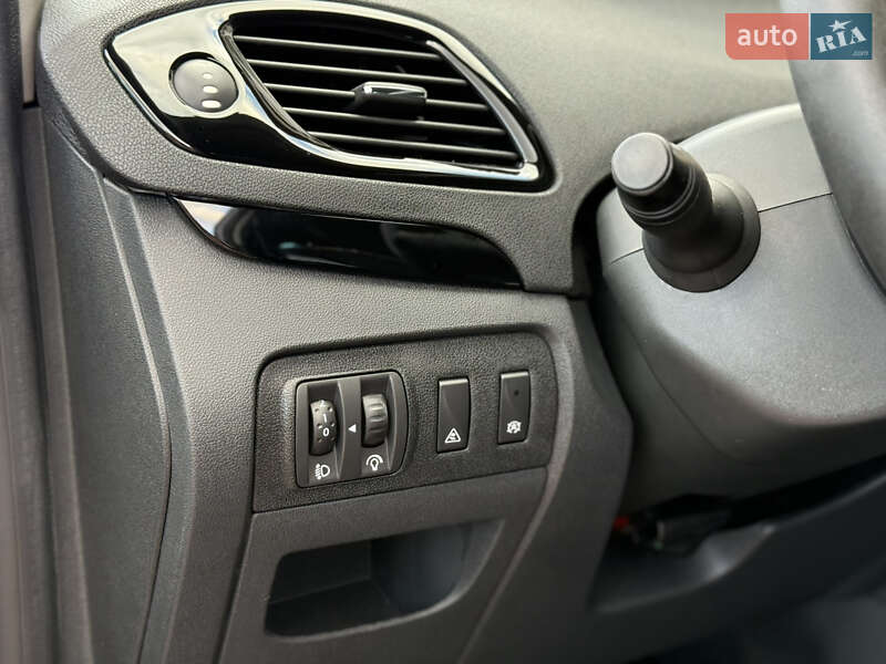 Минивэн Renault Grand Scenic 2012 в Стрые фото 42 Минивэн Renault Grand Scenic 2012 в Стрые