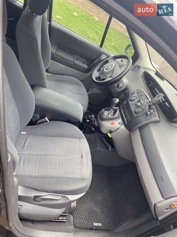 Минивэн Renault Grand Scenic 2006 в Луцке фото 29 Минивэн Renault Grand Scenic 2006 в Луцке