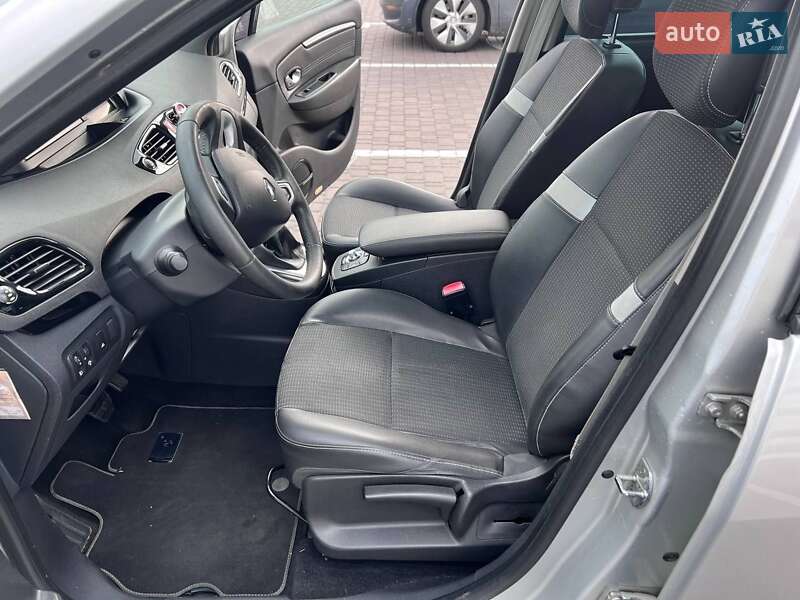 Минивэн Renault Grand Scenic 2012 в Киеве фото 32 Минивэн Renault Grand Scenic 2012 в Киеве