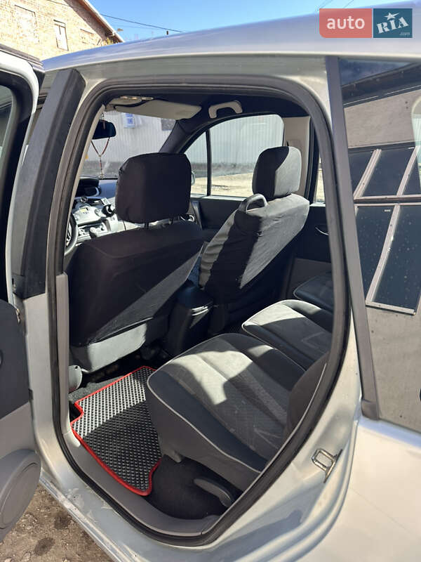 Мінівен Renault Grand Scenic 2004 в Коломиї