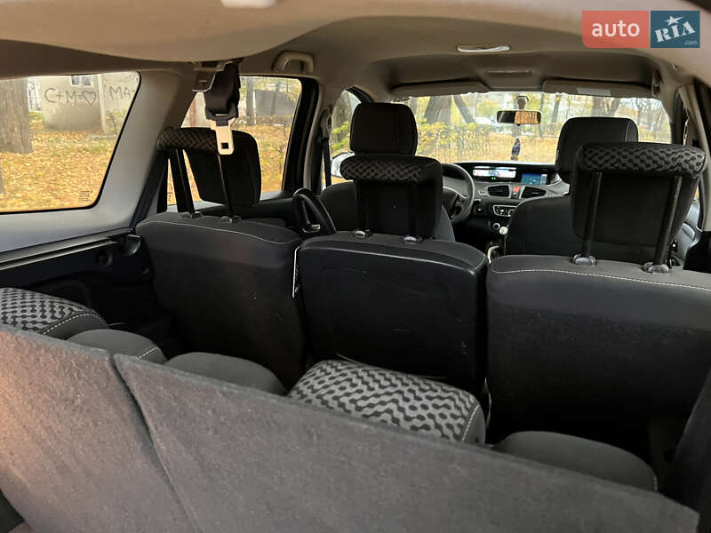 Минивэн Renault Grand Scenic 2011 в Черновцах фото 32 Минивэн Renault Grand Scenic 2011 в Черновцах