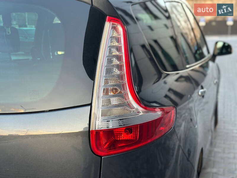 Мінівен Renault Grand Scenic 2010 в Дніпрі фото 42 Мінівен Renault Grand Scenic 2010 в Дніпрі