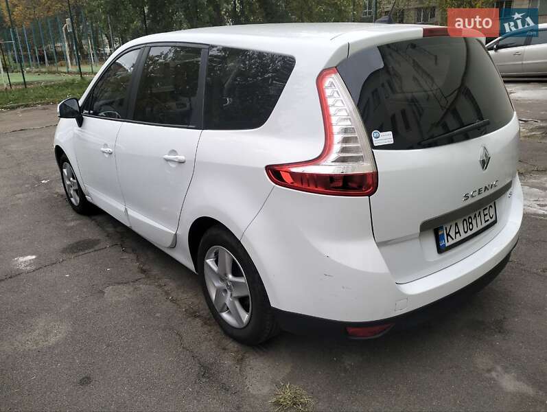 Минивэн Renault Grand Scenic 2015 в Киеве