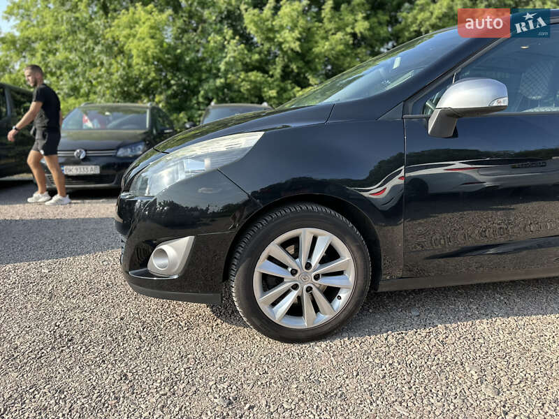 Минивэн Renault Grand Scenic 2011 в Ровно