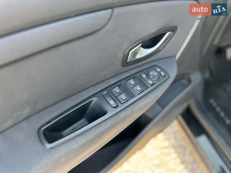 Минивэн Renault Grand Scenic 2011 в Ровно