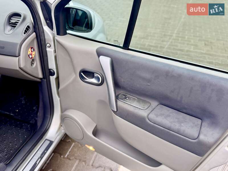 Мінівен Renault Grand Scenic 2007 в Одесі фото 54 Мінівен Renault Grand Scenic 2007 в Одесі