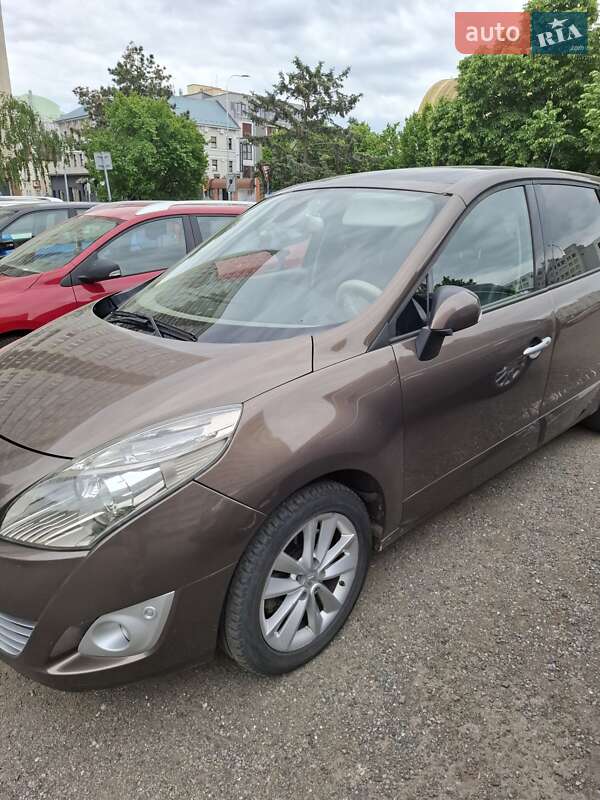Минивэн Renault Grand Scenic 2009 в Ватутино