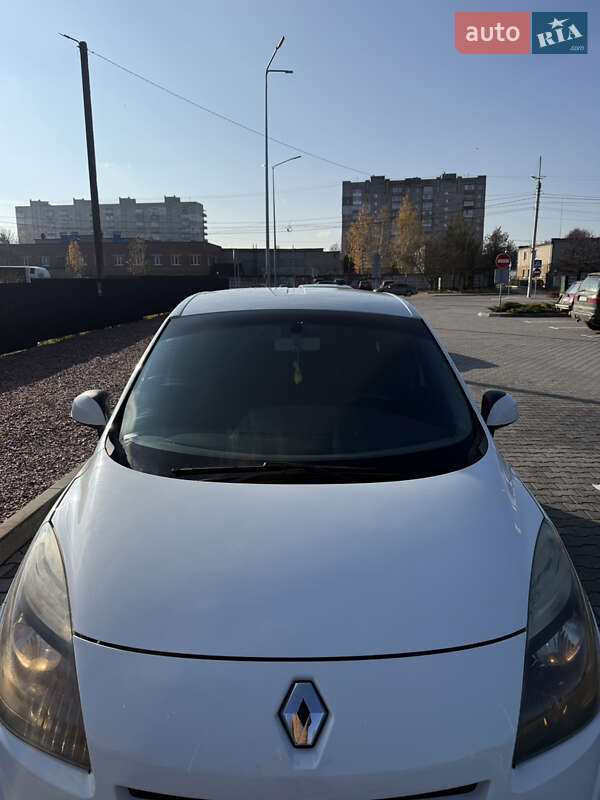 Мінівен Renault Grand Scenic 2011 в Хмельницькому фото 4 Мінівен Renault Grand Scenic 2011 в Хмельницькому