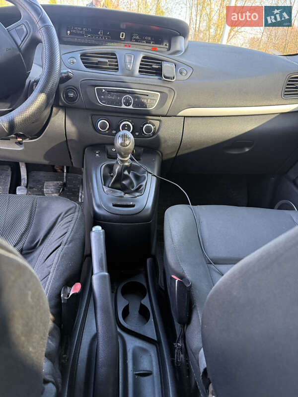 Мінівен Renault Grand Scenic 2011 в Хмельницькому фото 16 Мінівен Renault Grand Scenic 2011 в Хмельницькому