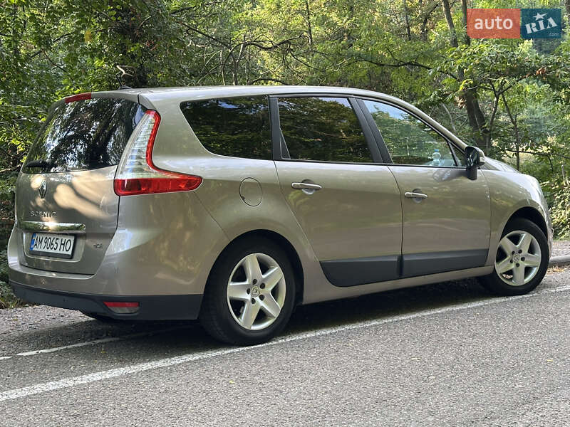 Renault Grand Scenic 2012