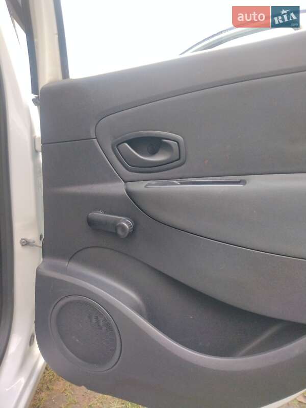 Минивэн Renault Grand Scenic 2009 в Тернополе фото 32 Минивэн Renault Grand Scenic 2009 в Тернополе