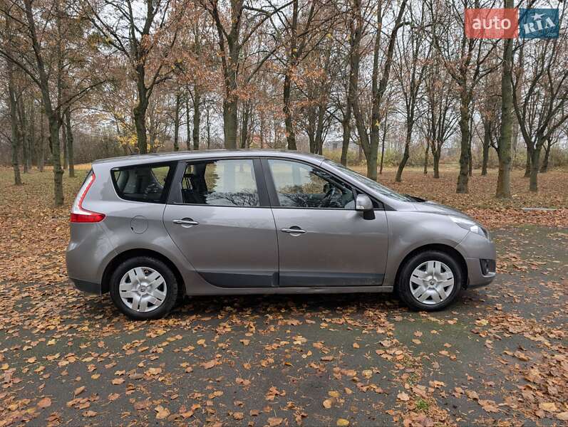 Минивэн Renault Grand Scenic 2011 в Владимире фото 12 Минивэн Renault Grand Scenic 2011 в Владимире