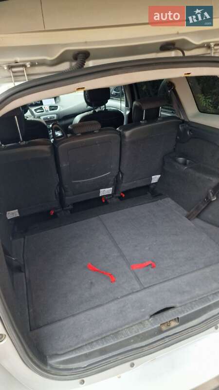 Минивэн Renault Grand Scenic 2011 в Мукачево