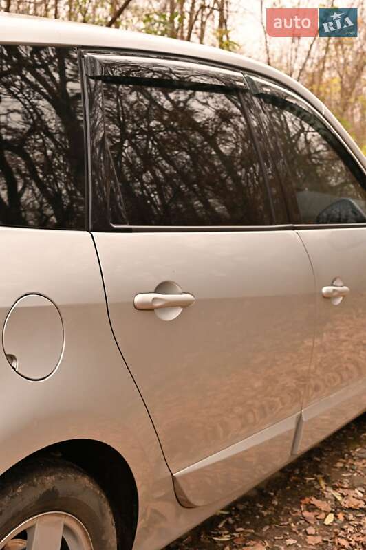 Минивэн Renault Grand Scenic 2011 в Мукачево