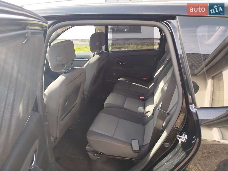 Минивэн Renault Grand Scenic 2013 в Ровно