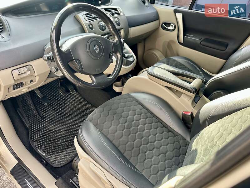 Минивэн Renault Grand Scenic 2006 в Дубно