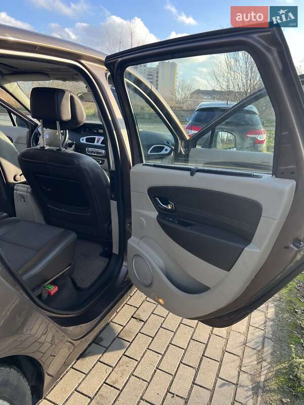 Минивэн Renault Grand Scenic 2011 в Староконстантинове