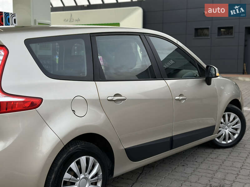 Минивэн Renault Grand Scenic 2010 в Дрогобыче