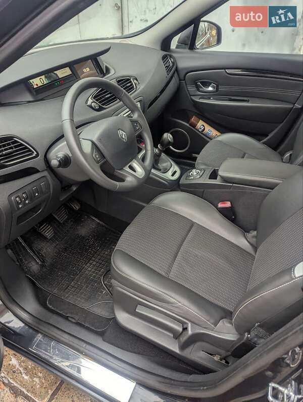 Минивэн Renault Grand Scenic 2011 в Ровно
