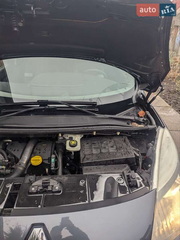 Минивэн Renault Grand Scenic 2011 в Ровно