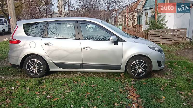 Renault Grand Scenic 2010