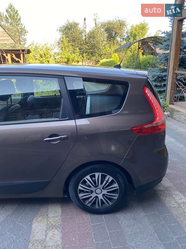 Минивэн Renault Grand Scenic 2010 в Львове