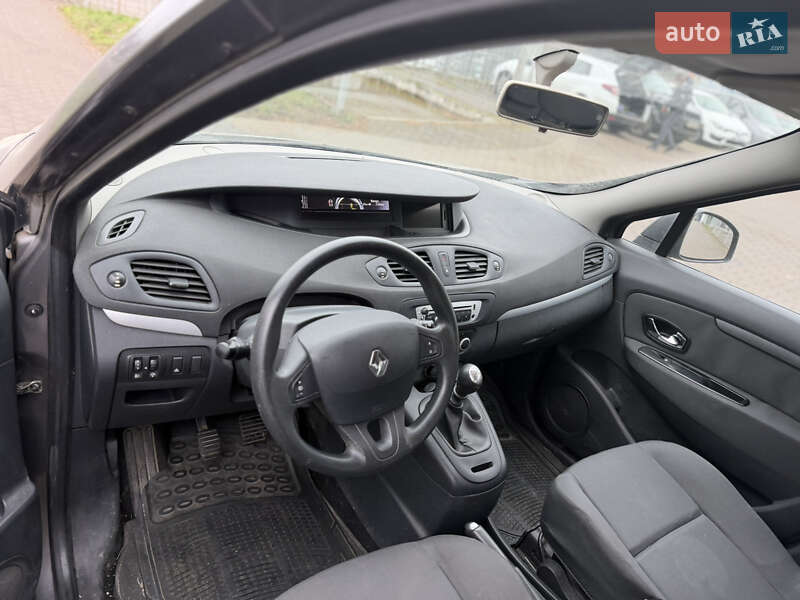 Минивэн Renault Grand Scenic 2013 в Ровно