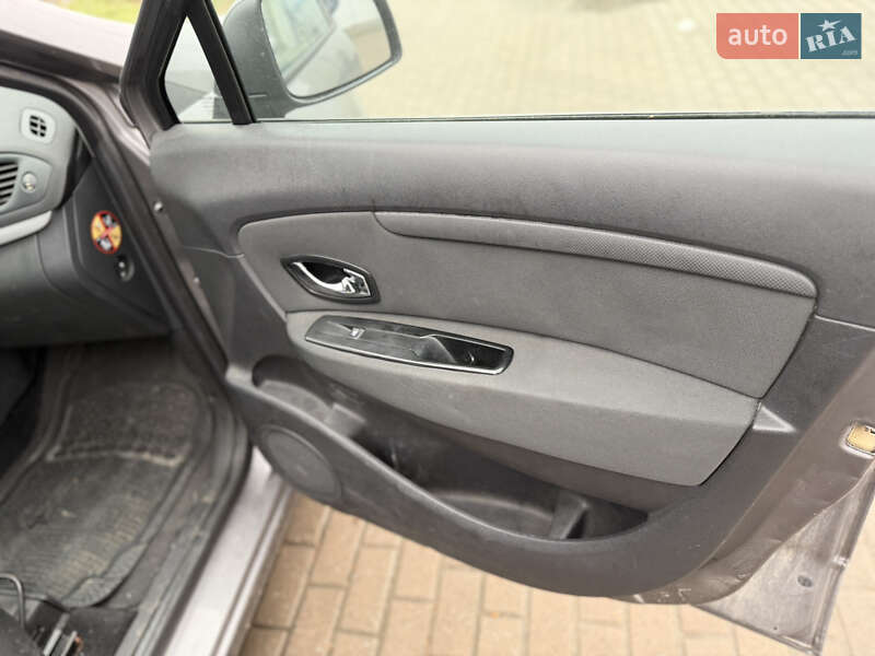 Минивэн Renault Grand Scenic 2013 в Ровно