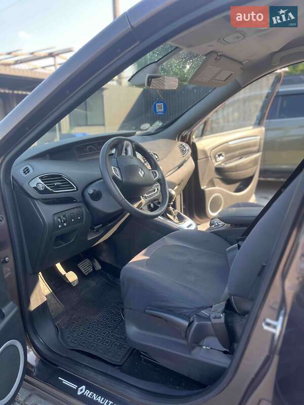 Минивэн Renault Grand Scenic 2012 в Новоднестровске