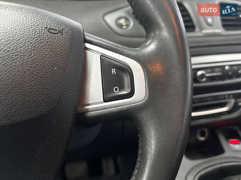 Мінівен Renault Grand Scenic 2012 в Києві фото 23 Мінівен Renault Grand Scenic 2012 в Києві