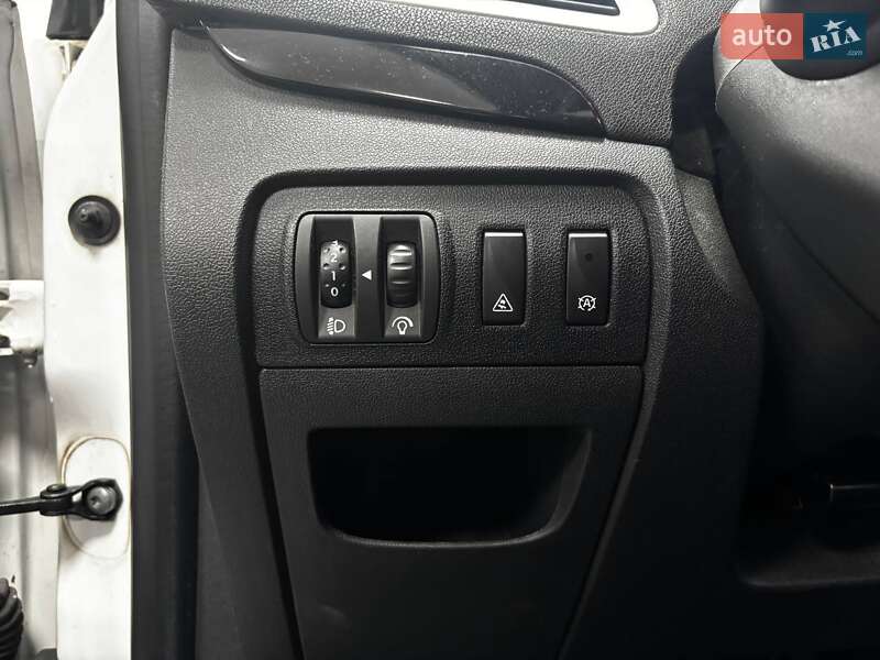 Мінівен Renault Grand Scenic 2012 в Києві фото 20 Мінівен Renault Grand Scenic 2012 в Києві