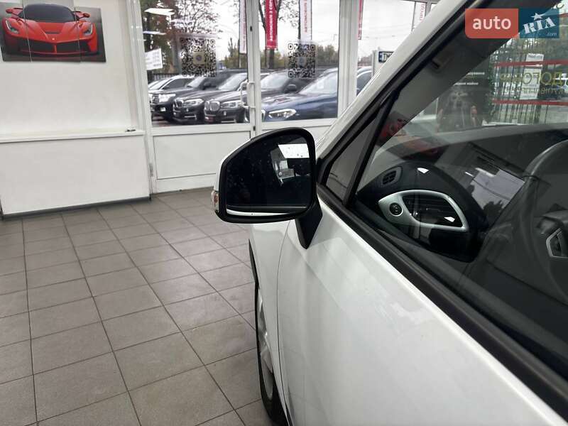 Мінівен Renault Grand Scenic 2012 в Києві фото 16 Мінівен Renault Grand Scenic 2012 в Києві