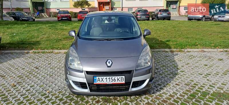 Renault Grand Scenic 2011