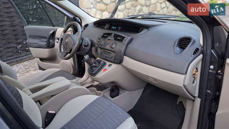 Мінівен Renault Grand Scenic 2005 в Луцьку