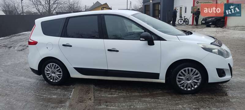 Минивэн Renault Grand Scenic 2010 в Прилуках