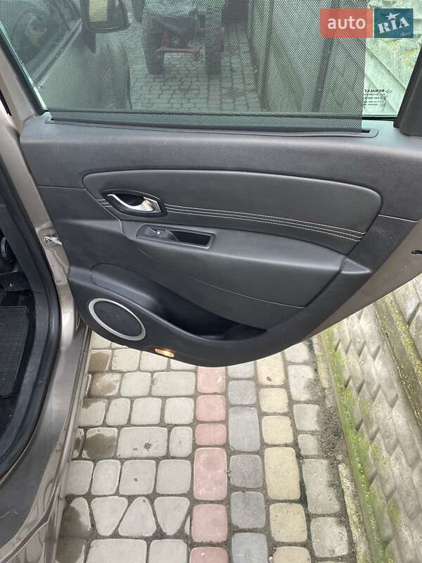 Мінівен Renault Grand Scenic 2011 в Луцьку