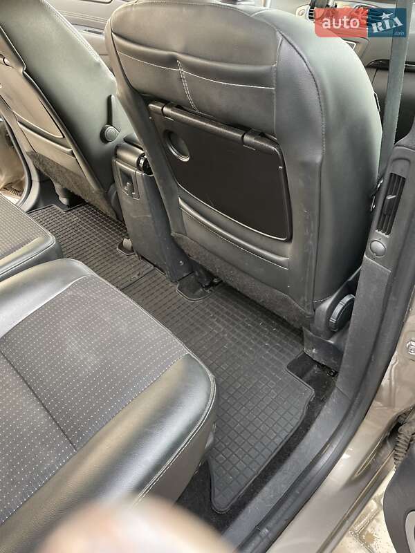 Мінівен Renault Grand Scenic 2011 в Луцьку