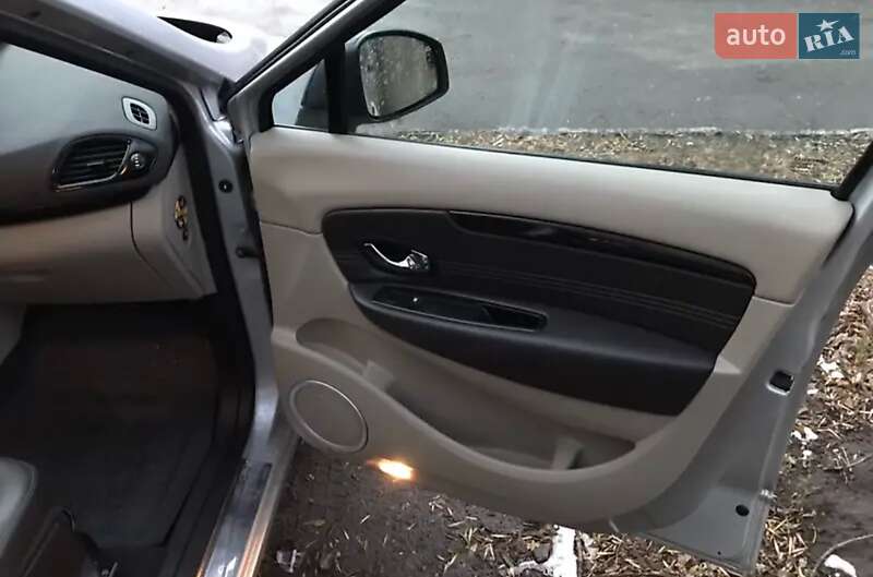 Минивэн Renault Grand Scenic 2011 в Киеве