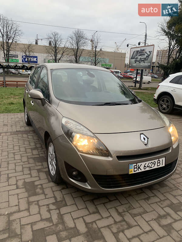 Renault Grand Scenic 2010