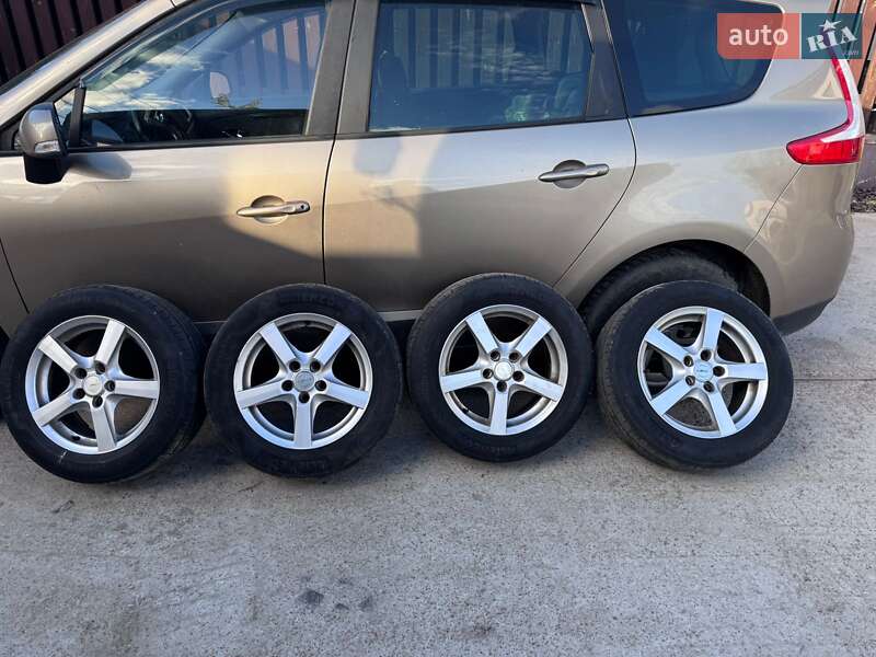 Минивэн Renault Grand Scenic 2013 в Киеве