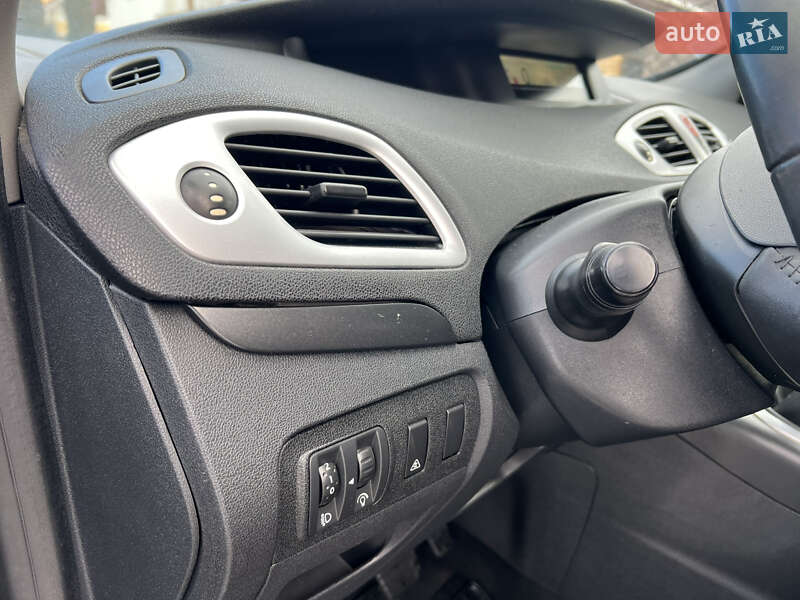 Мінівен Renault Grand Scenic 2009 в Луцьку фото 18 Мінівен Renault Grand Scenic 2009 в Луцьку