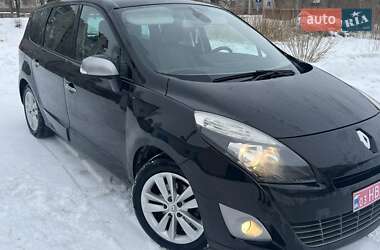 Минивэн Renault Grand Scenic 2011 в Долине