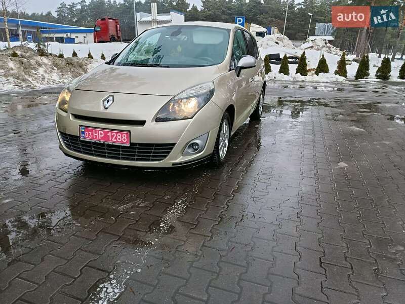 Renault Grand Scenic 2011