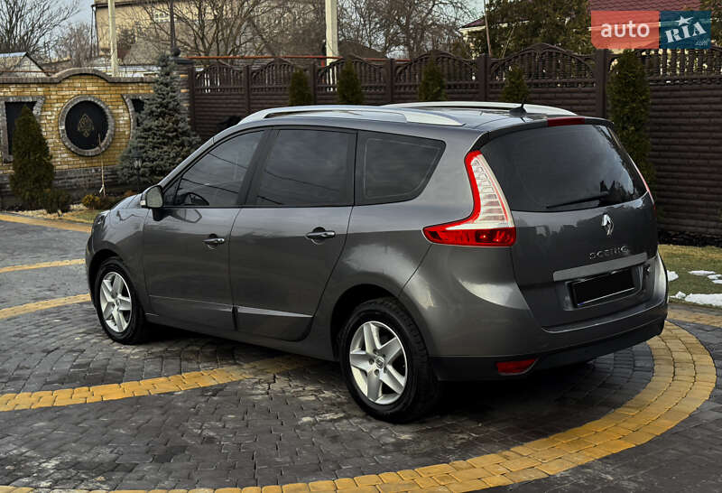 Renault Grand Scenic 2015