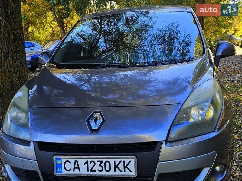Renault Grand Scenic 2011