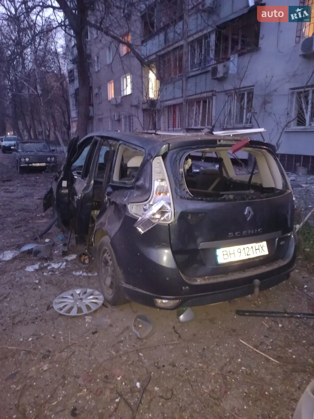 2010 Renault Scenic - мініатюра 2